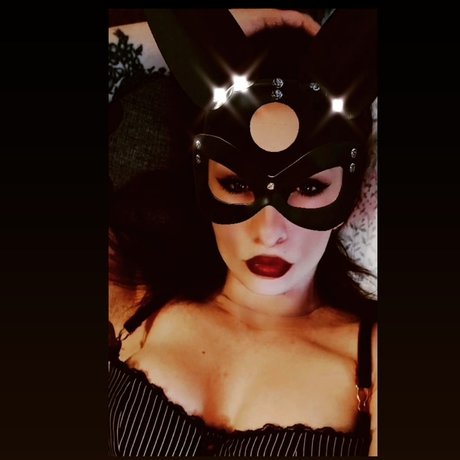 Naken läckt OnlyFans-bild av Ls 