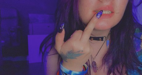 Naakte gelekte OnlyFans-foto van Courtney Baby