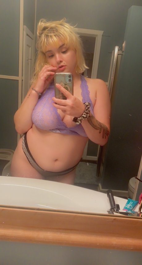 Обнаженная фотография утечки OnlyFans от Lilqbee