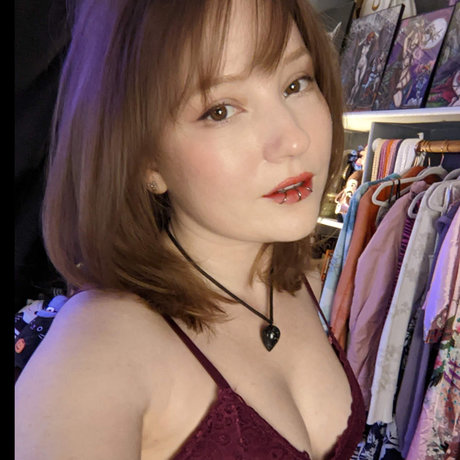 Lilith Mae Pale Pierced Petite W
