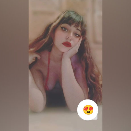 Alaston vuotanut OnlyFans-kuva Lilith Mars