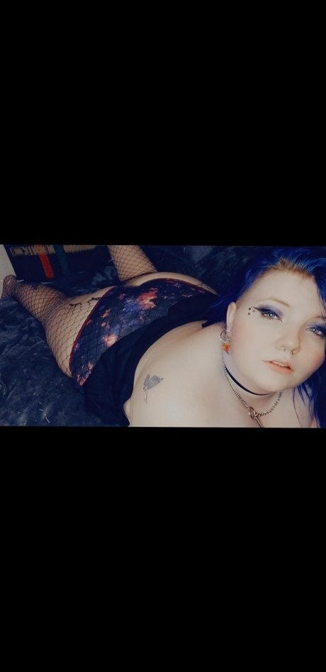 Обнаженная фотография утечки OnlyFans от Lilac Daydreams