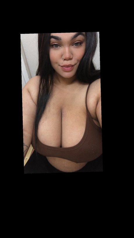 Naakte gelekte OnlyFans-foto van Mariaah