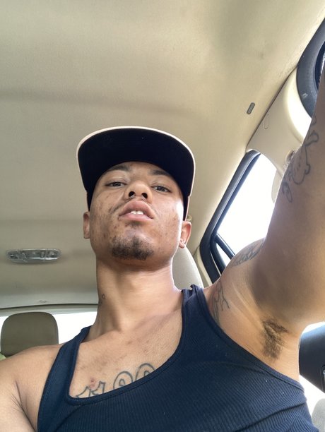 Foto desnuda filtrada de OnlyFans de Joshua Faison