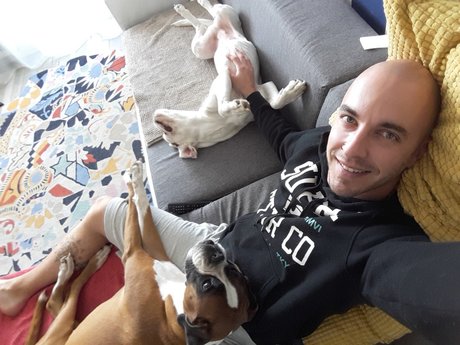 Naken lekkede OnlyFans-bilde av Bela