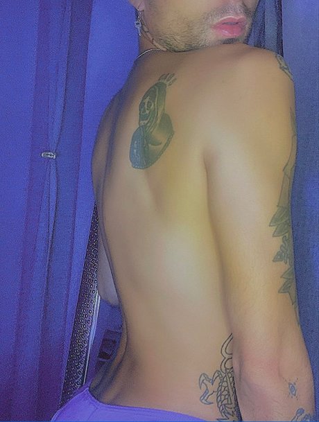Naken lekkede OnlyFans-bilde av Sebi