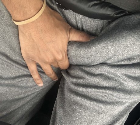 Naken läckt OnlyFans-bild av Lickingyagirl