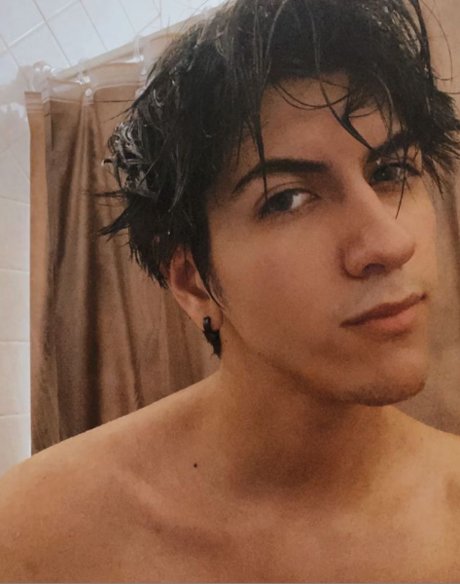 Nahá fotka uniklých OnlyFans od Alexander Vega