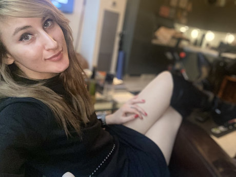 Обнаженная фотография утечки OnlyFans от Medicalofficeadmin