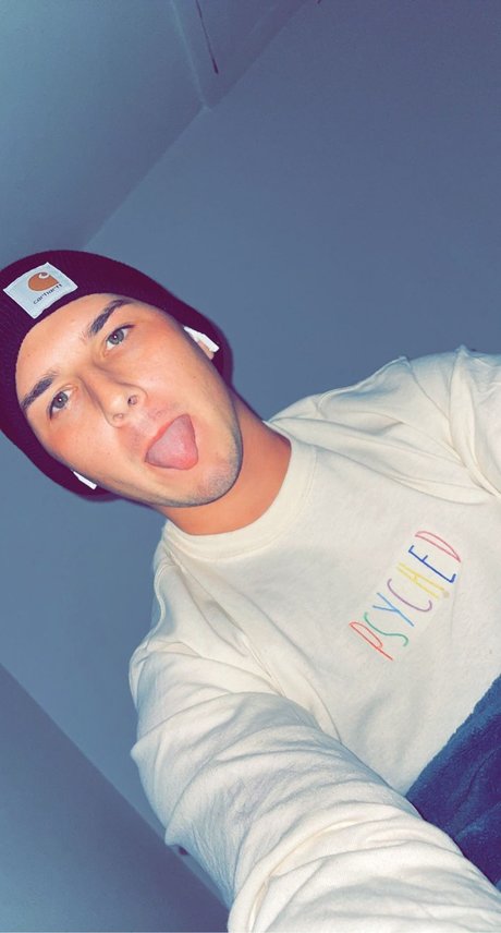 Alaston vuotanut OnlyFans-kuva A