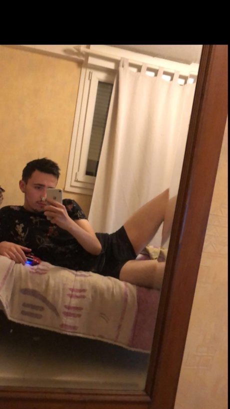 Обнаженная фотография утечки OnlyFans от Julianfara77