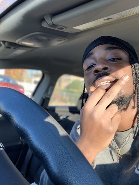 Alaston vuotanut OnlyFans-kuva Your Baby Daddy