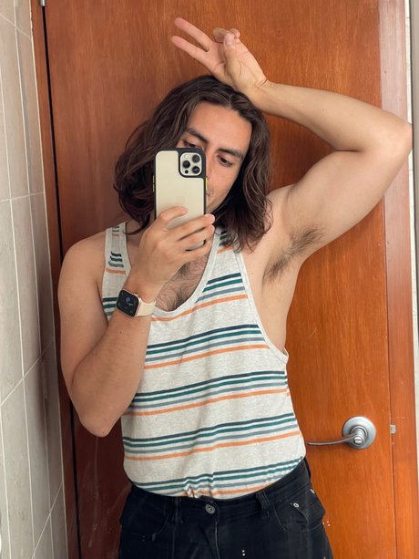 Обнаженная фотография утечки OnlyFans от Luis Torres