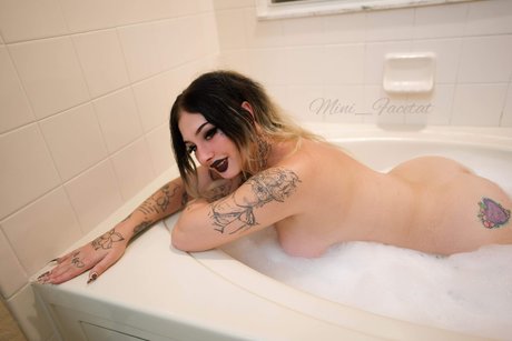 Naken läckt OnlyFans-bild av Baby Girl Brea
