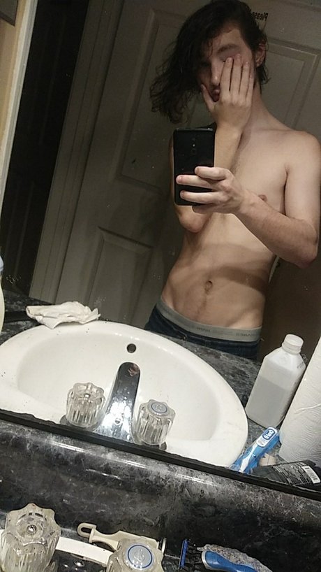 Naken läckt OnlyFans-bild av Assjrastra