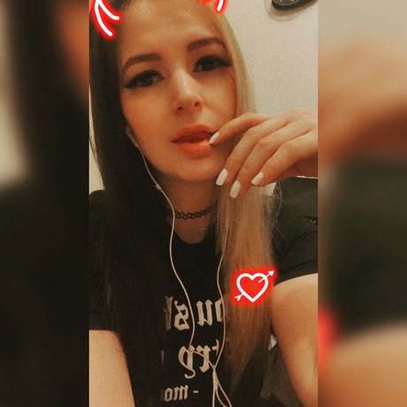 Обнаженная фотография утечки OnlyFans от Lorikinns