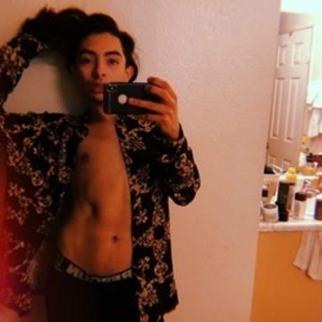 Naken läckt OnlyFans-bild av Daniel Lon 