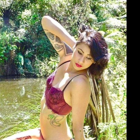 Naken läckt OnlyFans-bild av Yolandi