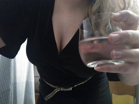 Naken läckt OnlyFans-bild av Maddie Wolf