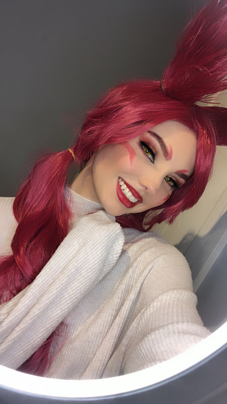 Lola Velvet