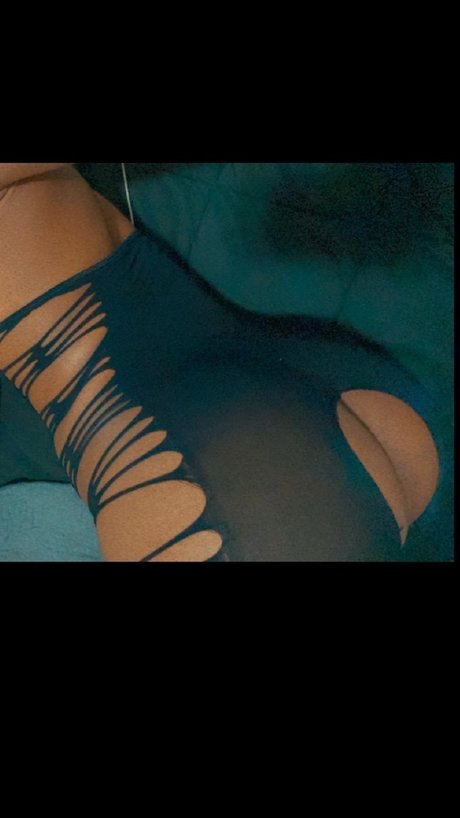 Naken läckt OnlyFans-bild av Strmy Weathr 