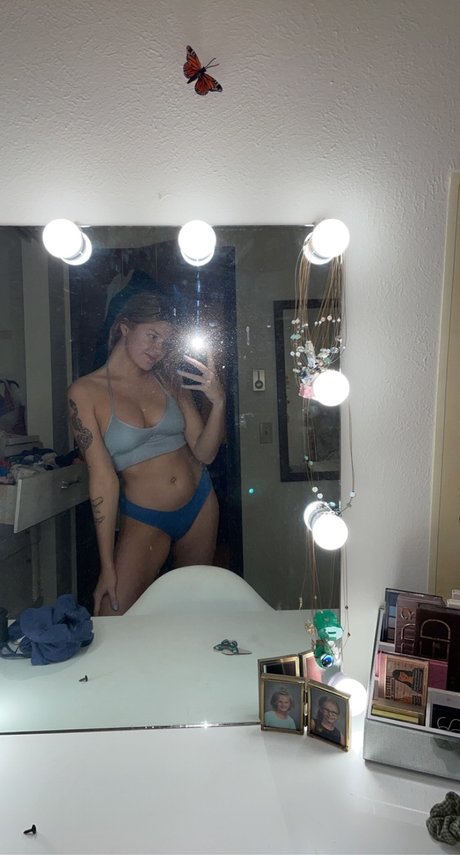 Naken läckt OnlyFans-bild av Lola
