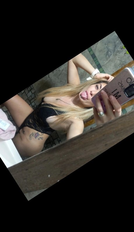 Naken läckt OnlyFans-bild av Lola