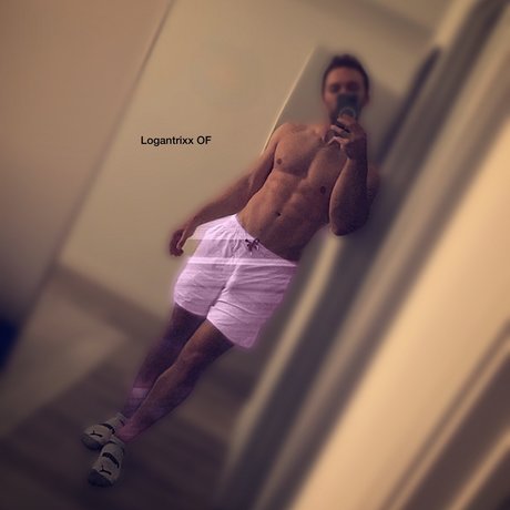 Alasti lekkinud OnlyFans-i pilt Logantrixx