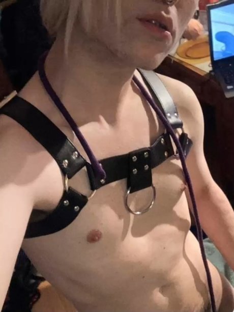 Naken läckt OnlyFans-bild av Mia