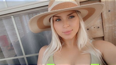 Nøgent lækket OnlyFans-billede af Lizzyy Pinkk