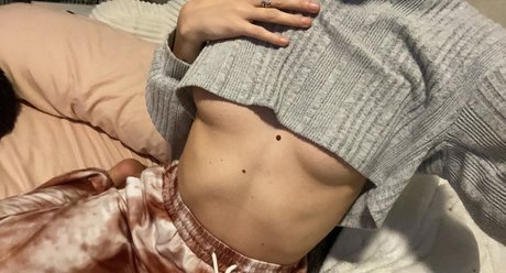 Naken läckt OnlyFans-bild av Lizzi Kitty 