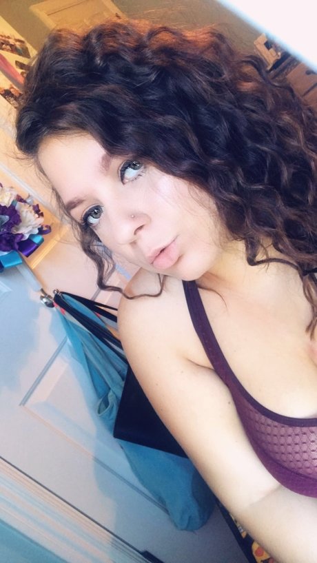 Naken läckt OnlyFans-bild av Maddi