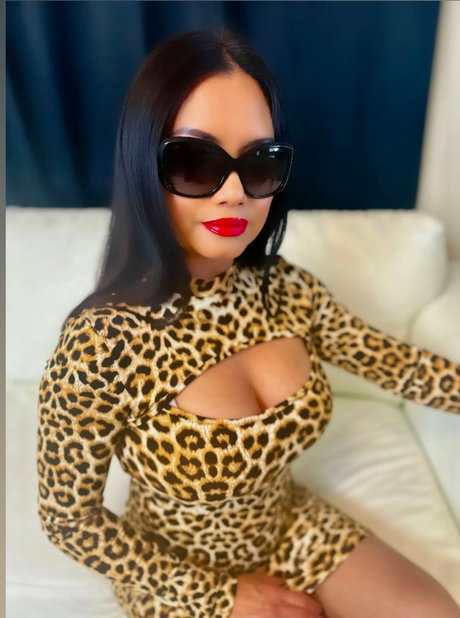Alaston vuotanut OnlyFans-kuva Madame Teeze