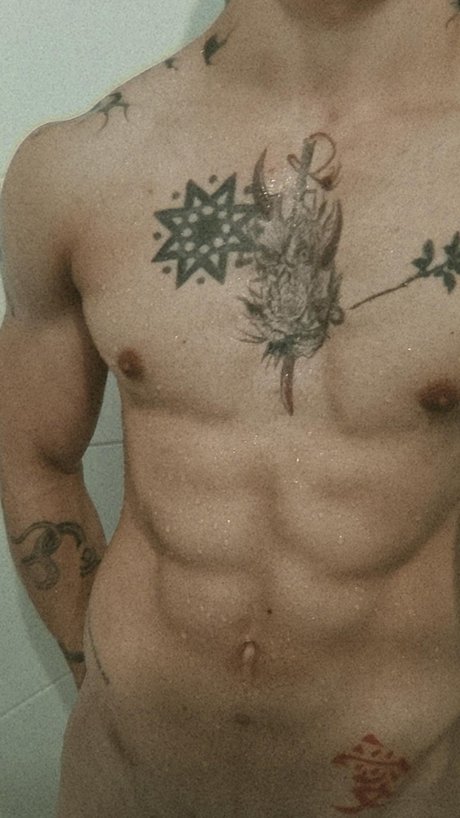 Naken läckt OnlyFans-bild av Lyoz
