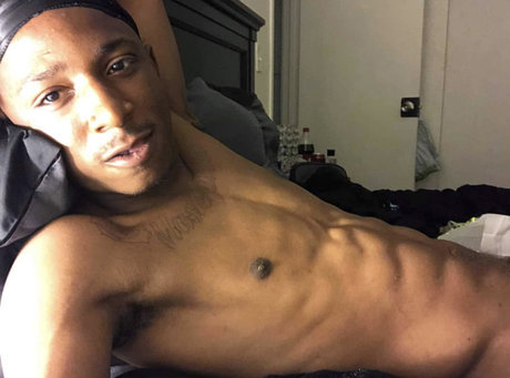 Naakte gelekte OnlyFans-foto van Kevin Curtis Brooks