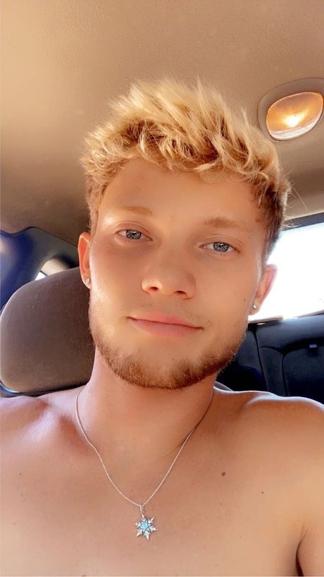 Foto nua vazada do OnlyFans de Lvlonster