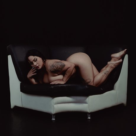 Обнаженная фотография утечки OnlyFans от Luritatx