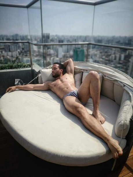 Naken läckt OnlyFans-bild av Luis Luces