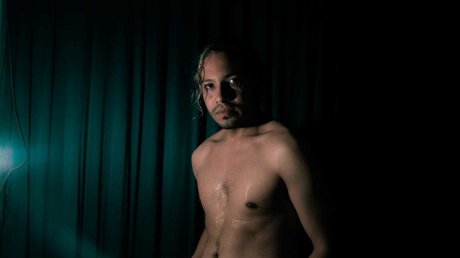 Naken läckt OnlyFans-bild av Luis Chavarin