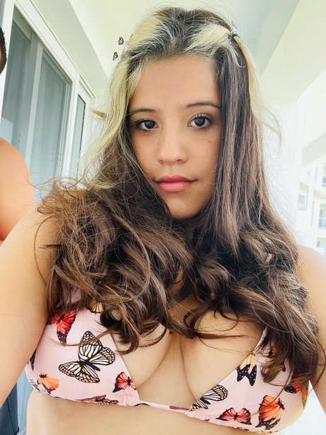 Naken läckt OnlyFans-bild av Lucia 