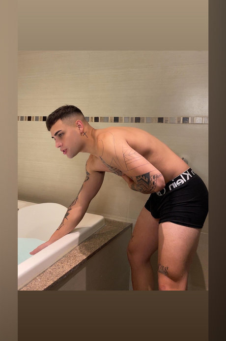 Обнаженная фотография утечки OnlyFans от   