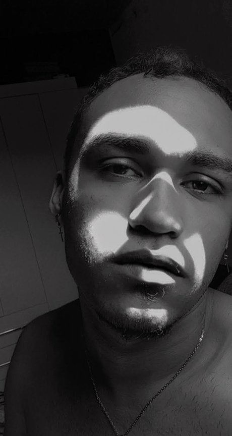 Naken lekkede OnlyFans-bilde av Lucas Lopez