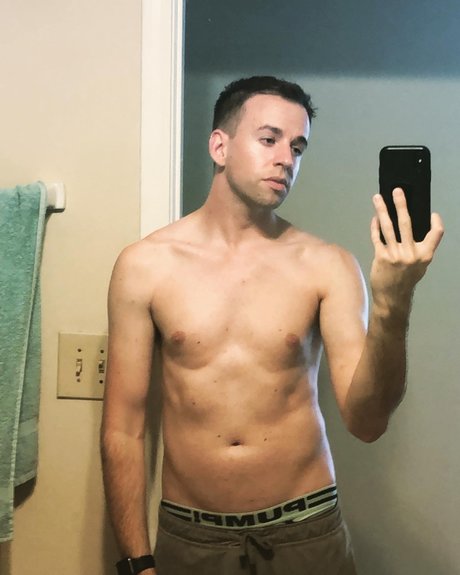Naken lekkede OnlyFans-bilde av Lucas