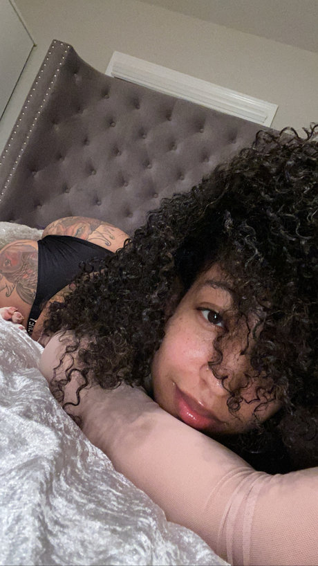 Naken lekkede OnlyFans-bilde av Own Me