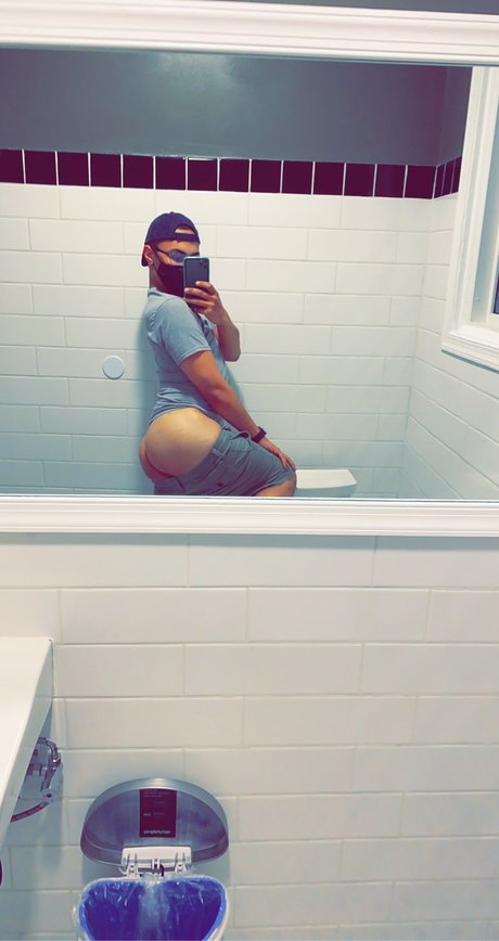 Naken läckt OnlyFans-bild av Markismajor