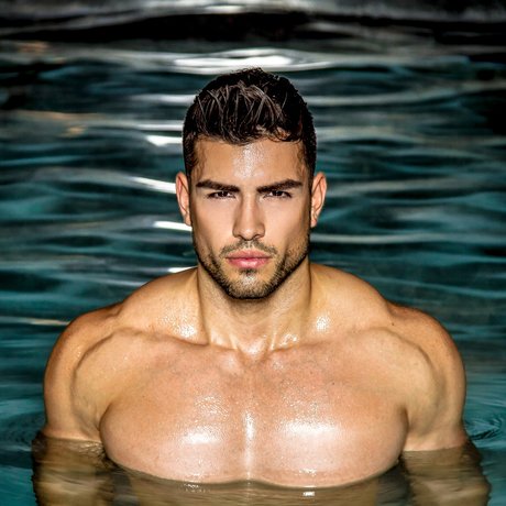 Nahá fotka uniklých OnlyFans od Mario Rodriguez