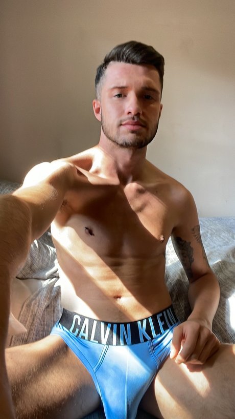 Nahá fotka uniklých OnlyFans od Marco Braid