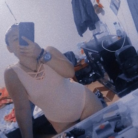 Alasti lekkinud OnlyFans-i pilt Marcelita Ardiente