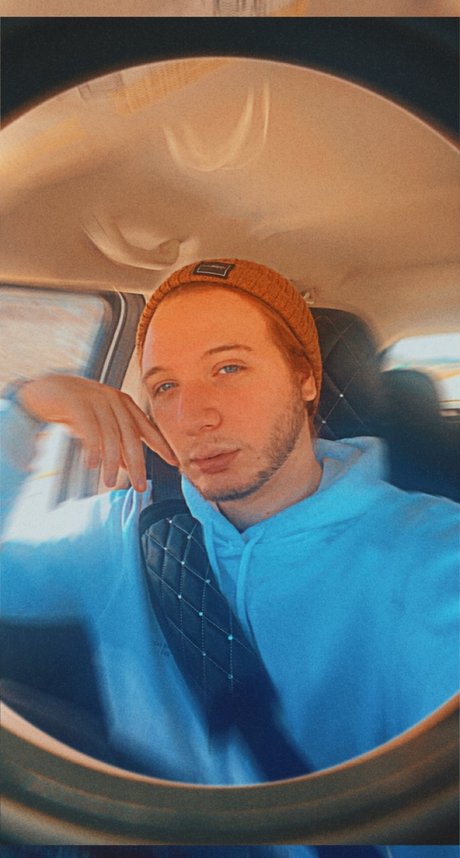 Naakte gelekte OnlyFans-foto van Marc Vincent