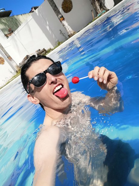 Nahá fotka uniklých OnlyFans od Marc Tyson  Sexy Twink